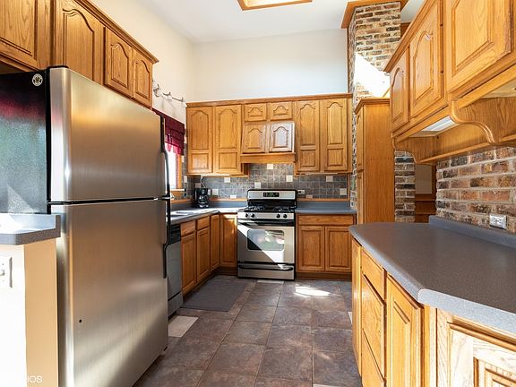 4th image of 5543 Mary Ann Ct