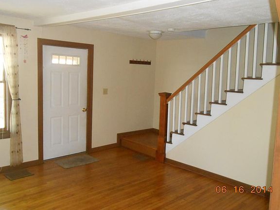 Front Entrace/Staircase