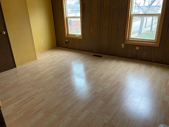 3rd image of 600 Garfield St APT 3