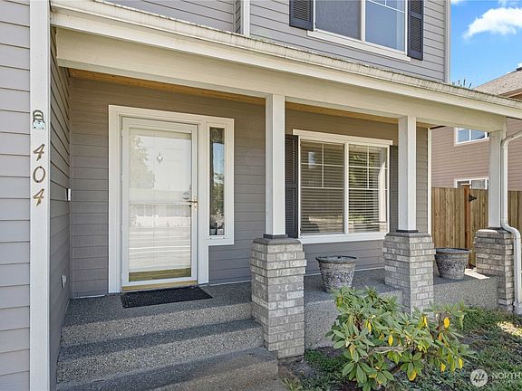3rd image of 404 12th Street SE