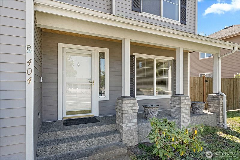 3rd image of 404 12th Street SE