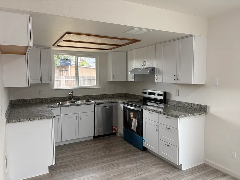 28260 Posey Ave — Photo 8