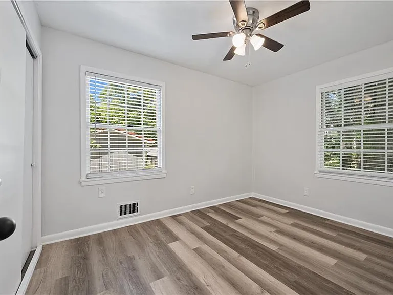 100 Pine Cir — Photo 23