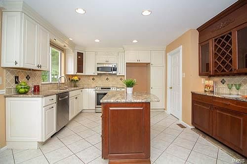 2nd image of 17229 Lafayette Trails Dr