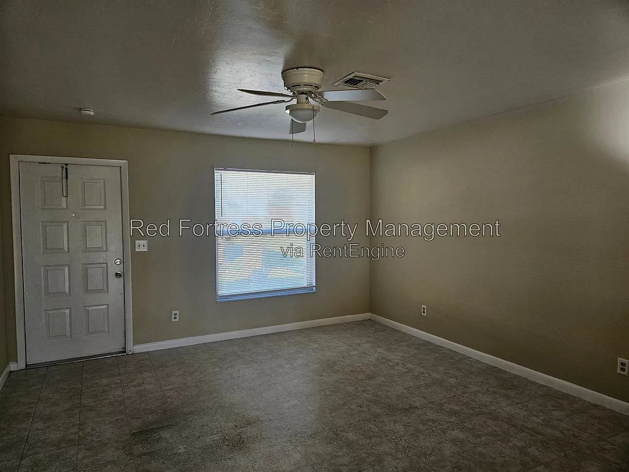 2 bed, 2.0 bath, 900 sqft, $1,300 — Photo 4