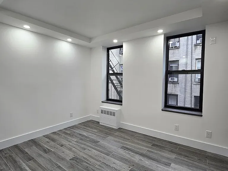 216 E 29th St #4F — Photo 10