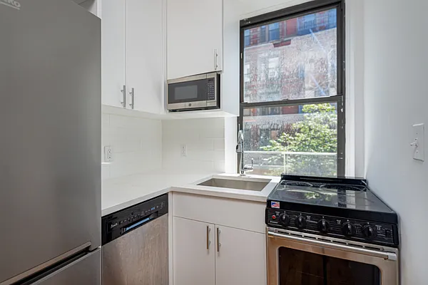 Rented by Guy Goldman, LREB | media 16