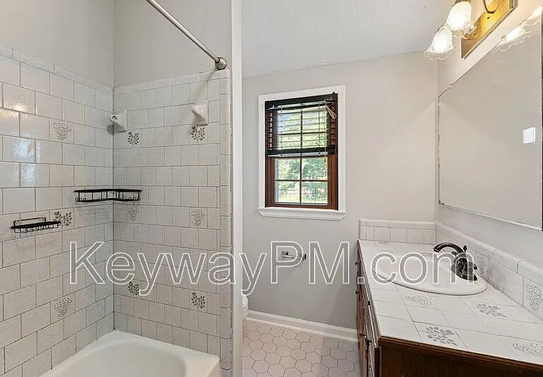 255 Silver Maple Rd — Photo 16