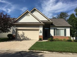 4482 Sunset Blvd, Grand Blanc, MI 48439