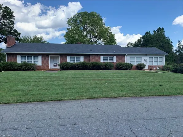4331 Erie Dr, Winston Salem, NC 27106