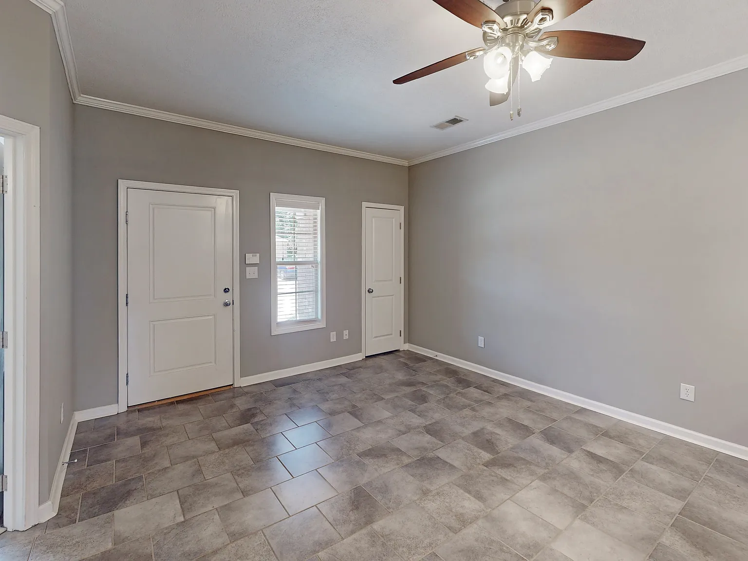 3 bed, 1100 sqft, $1,495 — Photo 4