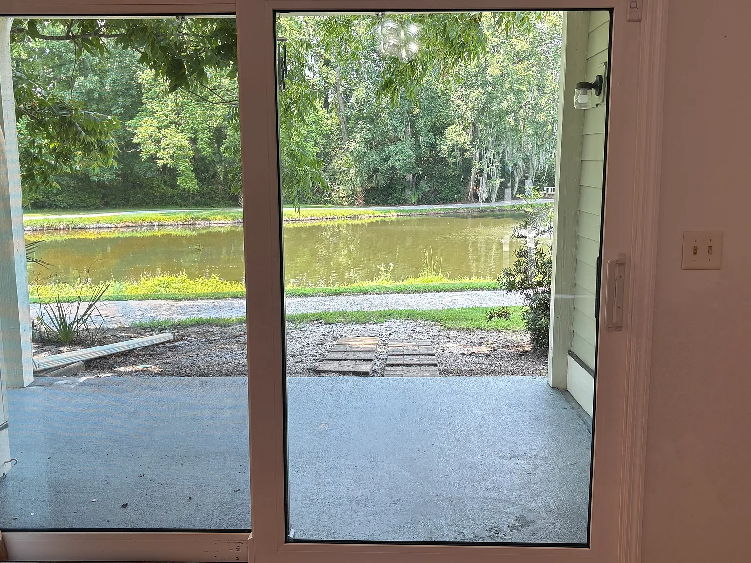 2 bed, 1010 sqft, $2,000 — Photo 2