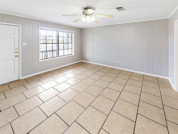 4th image of 3703 Forestwood Dr