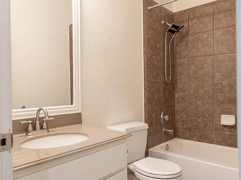 23611 Starbridge Lake Ln — Photo 13