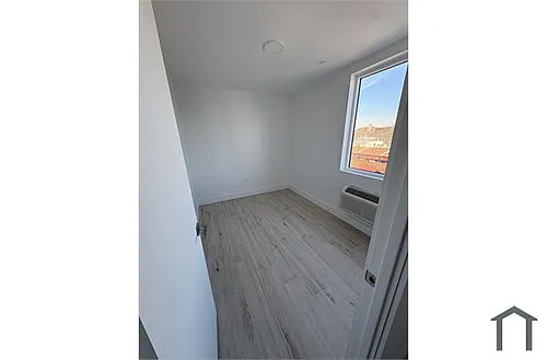 589 Saratoga Ave Photo 1