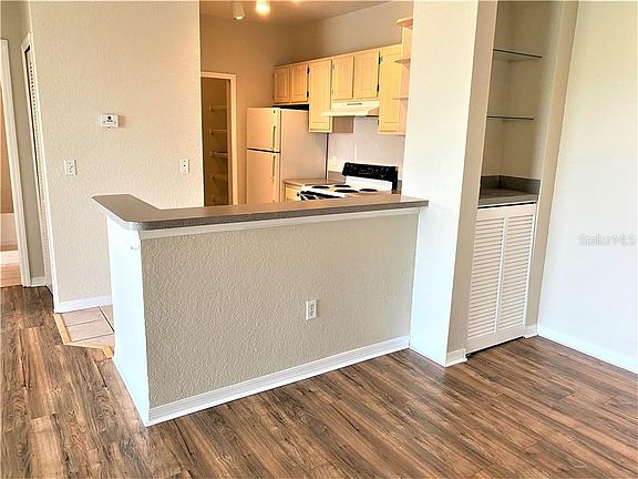 5th image of 8817 Dunes Ct APT 8-304