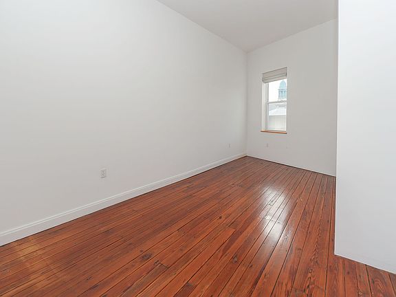 5th image of 919 E Passyunk Ave #2