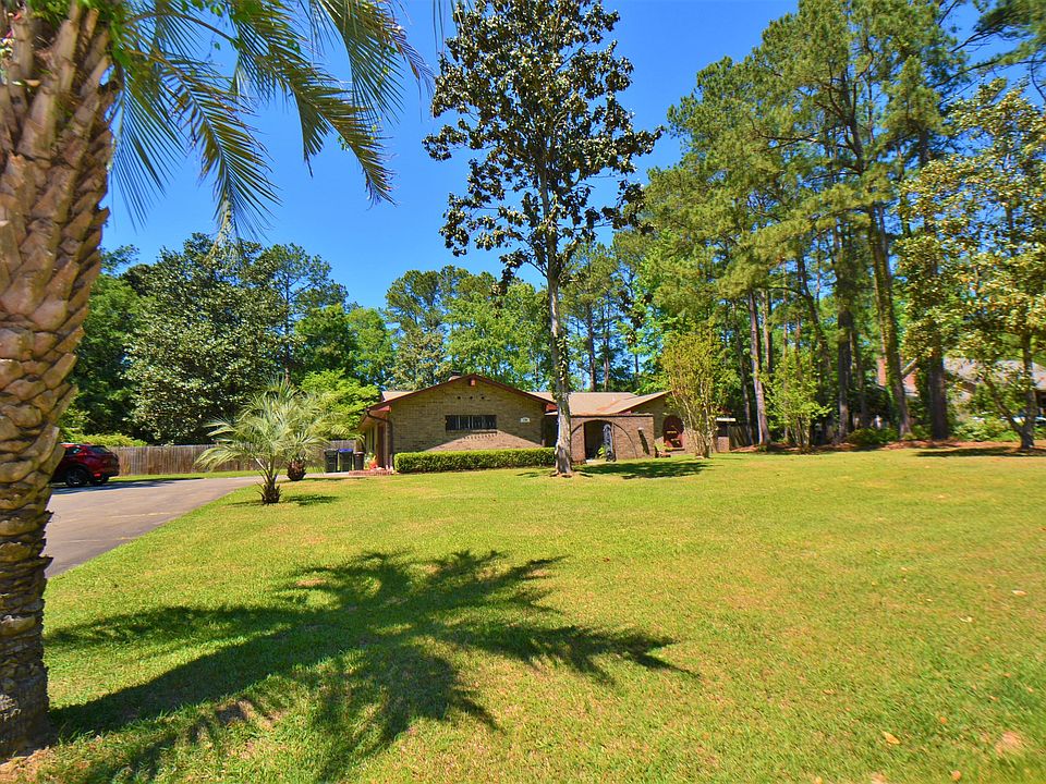 1st image of 120 King Charles Cir