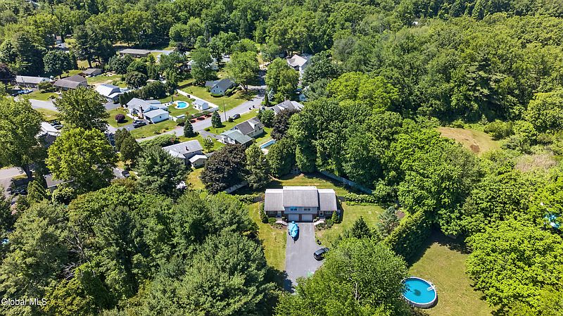 3rd image of 152 Woodin Road