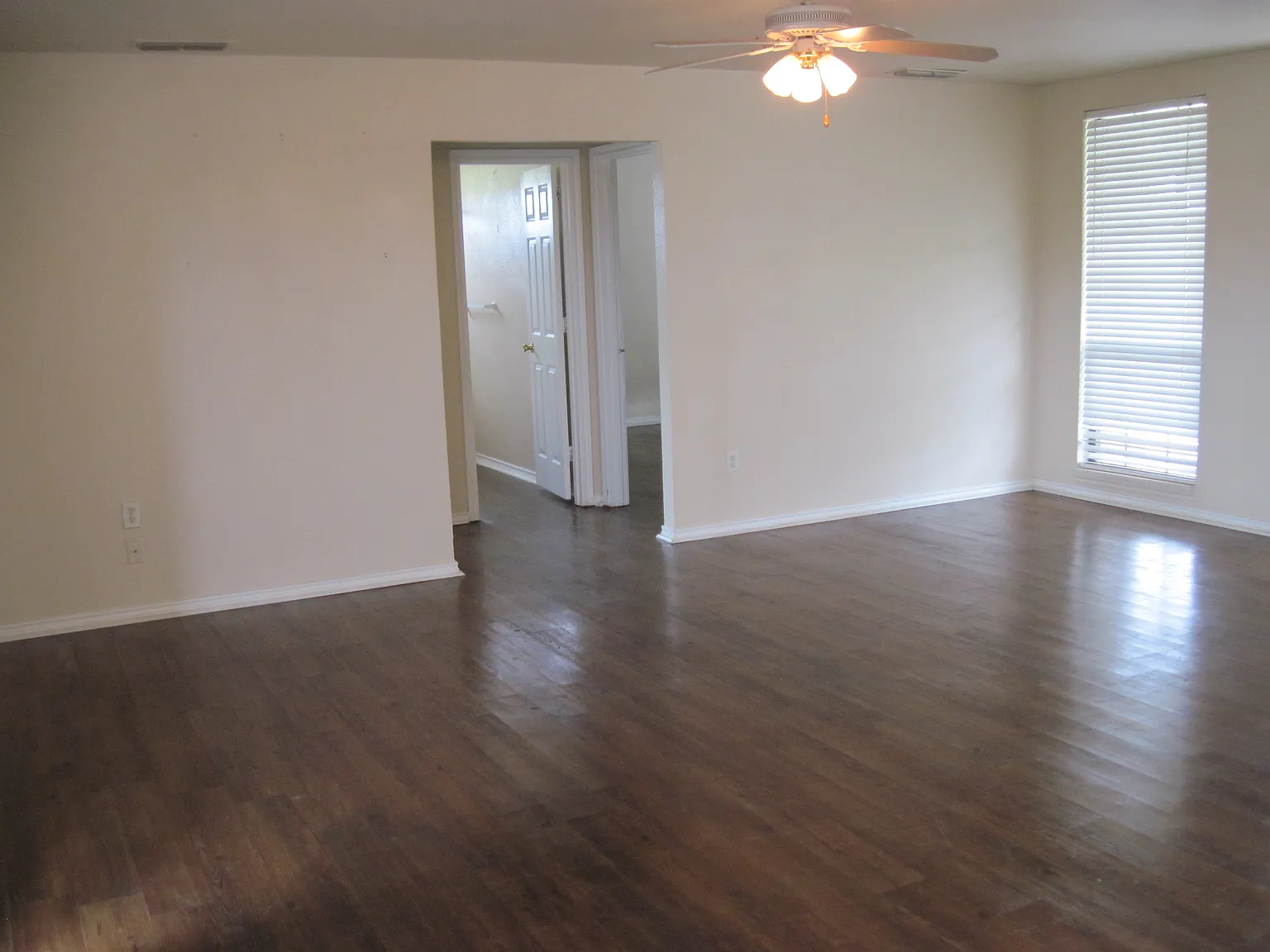2 bed, 1000 sqft, $1,225 — Photo 4
