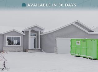 7234 29th St S, Fargo, ND