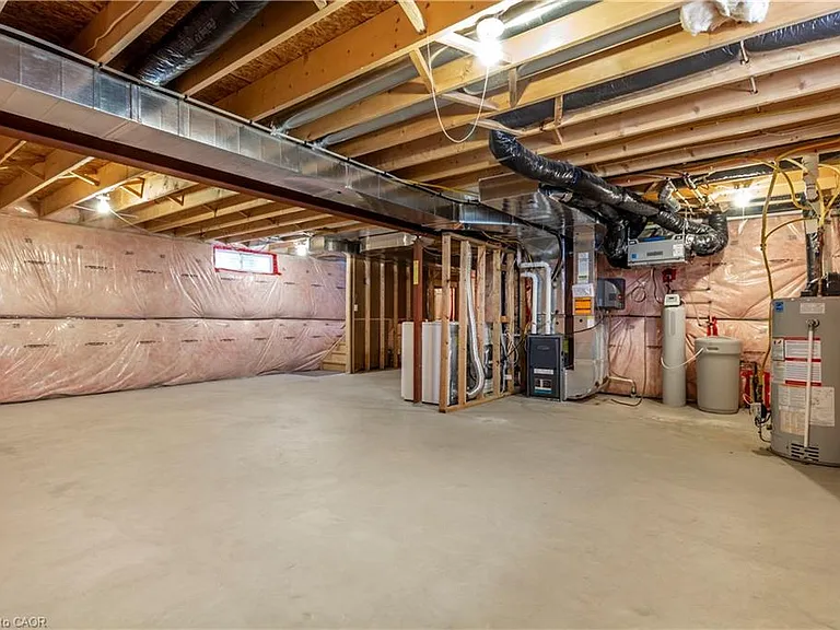 508 Netherwood Cres — Photo 32