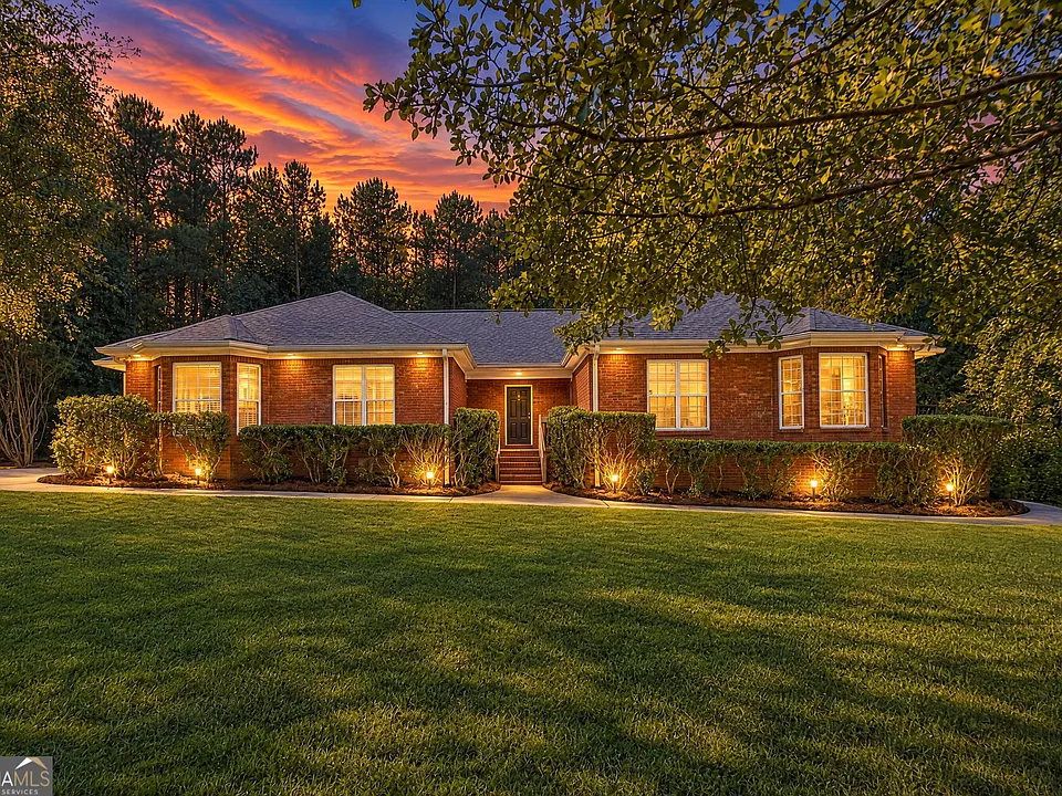 100 Bluebird Ln