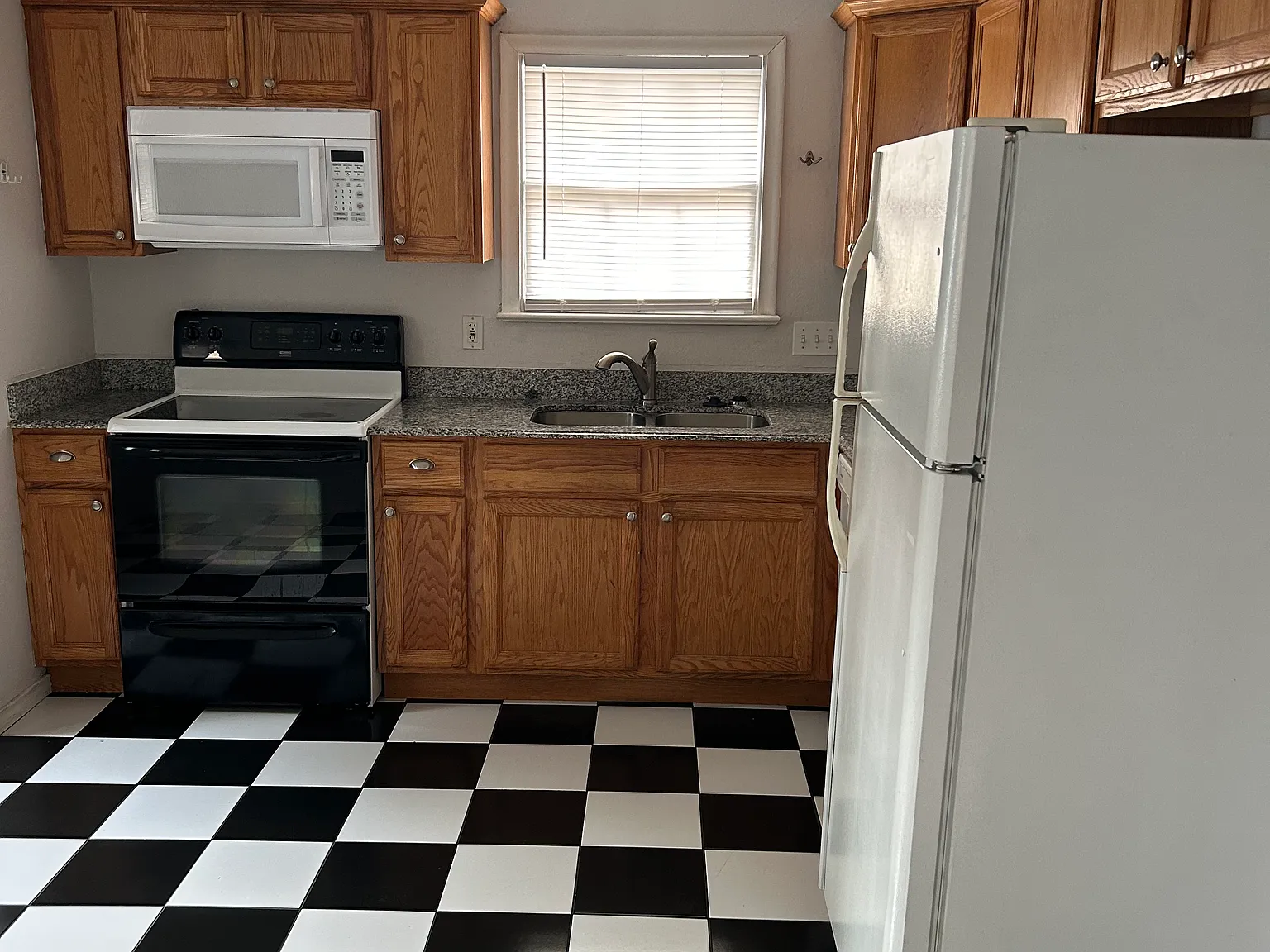2 bed, 1121 sqft, $1,795 — Photo 4