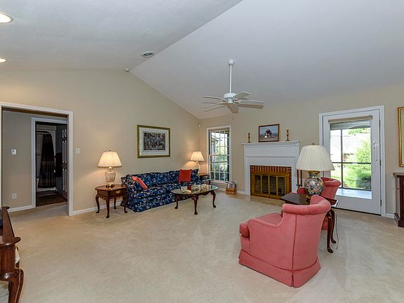 5th image of 111 Mayfair E