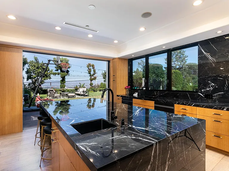 16341 Sloan Dr — Photo 1