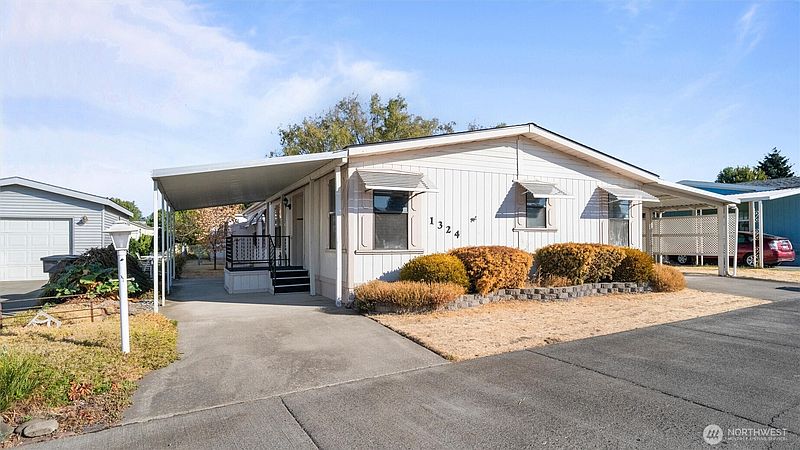 3rd image of 1324 Rancho Villa Drive