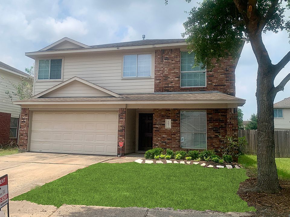 Gorgeous 2-story home in a safe neighborhood!