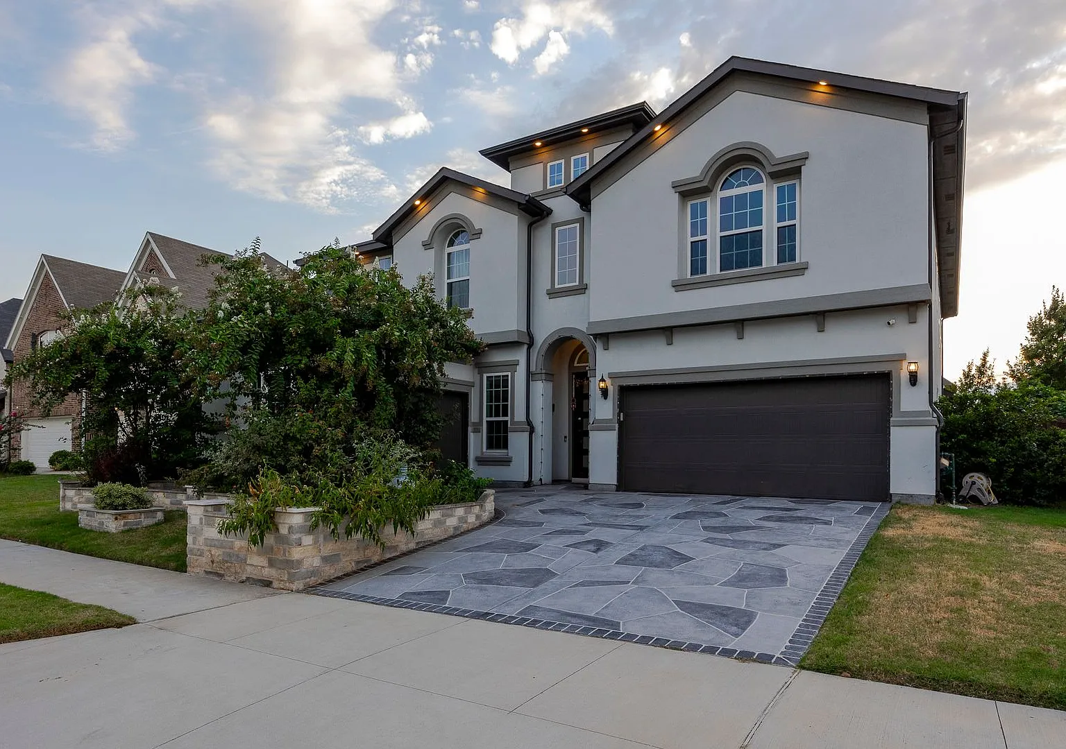 Welcome to 10081 Oxbow Ave, an impressive two-story residence located in the heart of Frisco. — Photo 2