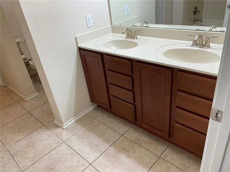 14428 Lake Victor Dr — Photo 10