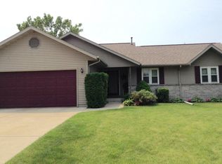 809 Cherokee Ct, Watertown, WI 53094