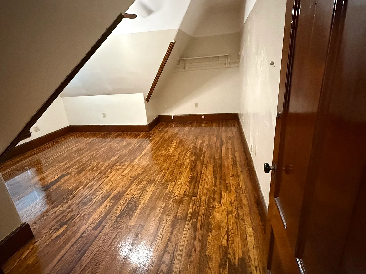 2 bed, 1000 sqft, $3,850 — Photo 3