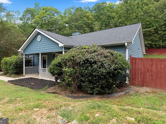 4th image of 38 Stone Ridge Dr