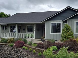 518 SE Apple St, Oakland, OR 97462
