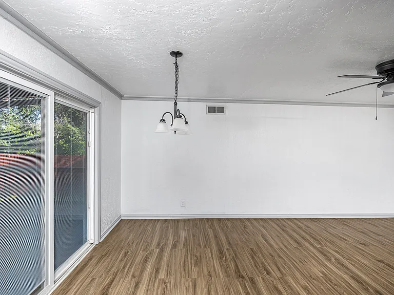 713 NW 32nd St — Photo 23