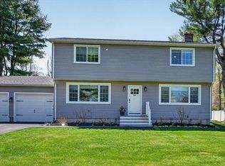 52 Stagecoach Rd, Amherst, MA 01002