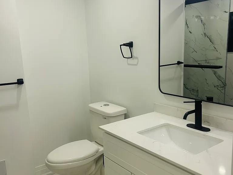 40 Westaway Pl #LOWER — Photo 9