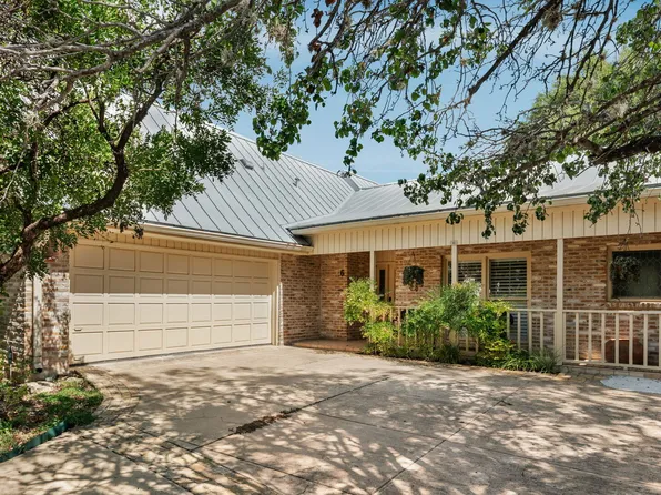 6 Cottesmore Ct, San Antonio, TX 78218