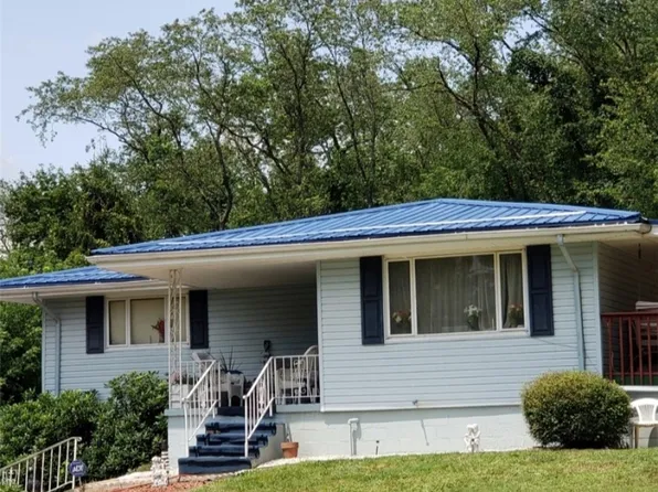 4013 Ridgemont Dr, Gibsonia, PA 15044