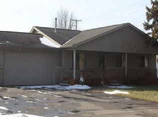 27560 Ponchartrain St, Harrison Township, MI