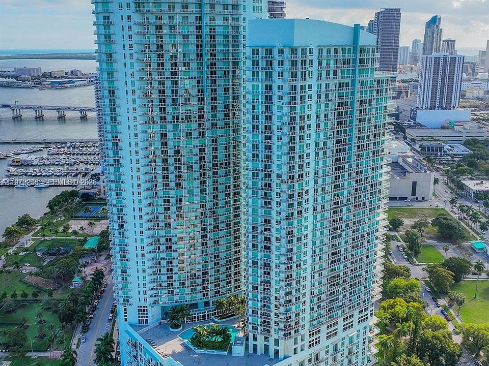 1st image of 1900 N Bayshore Dr APT 2512