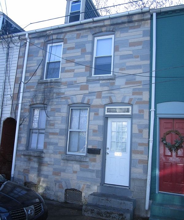 2nd image of 520 Spruce St