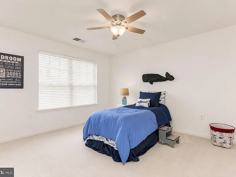 120 Nassau Dr — Photo 20