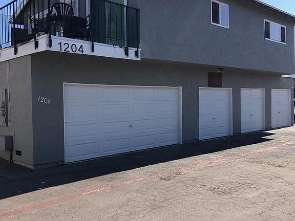 5th image of 1204 Palomar Pl