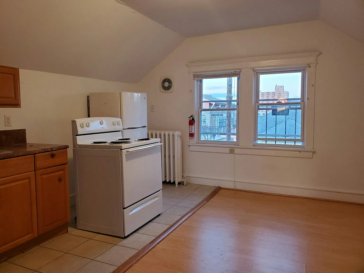 1 South Raleigh Avenue, Unit Apartment 4 — Photo 4