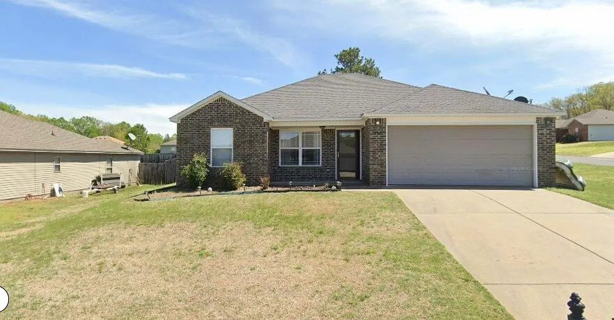 3 bed, 2.0 bath, 1217 sqft, $1,500 — Photo 1